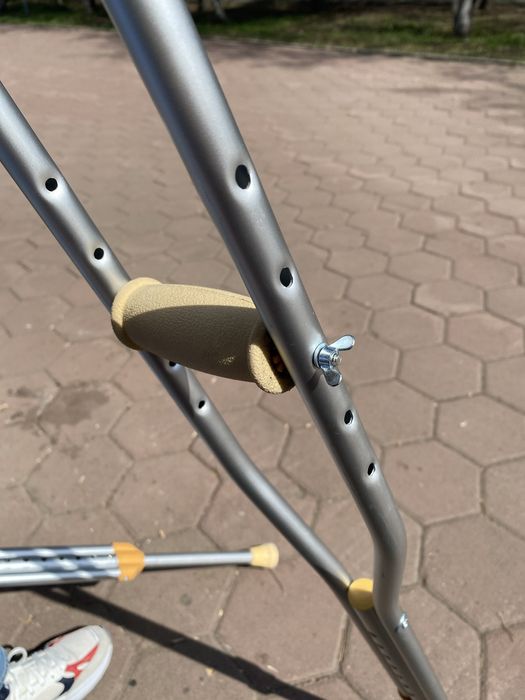 Отдам даром костыли