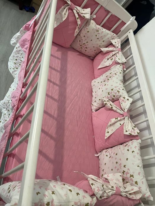 Продаю манеж с матрасом и с бортиками, балдахином ,органайзером .