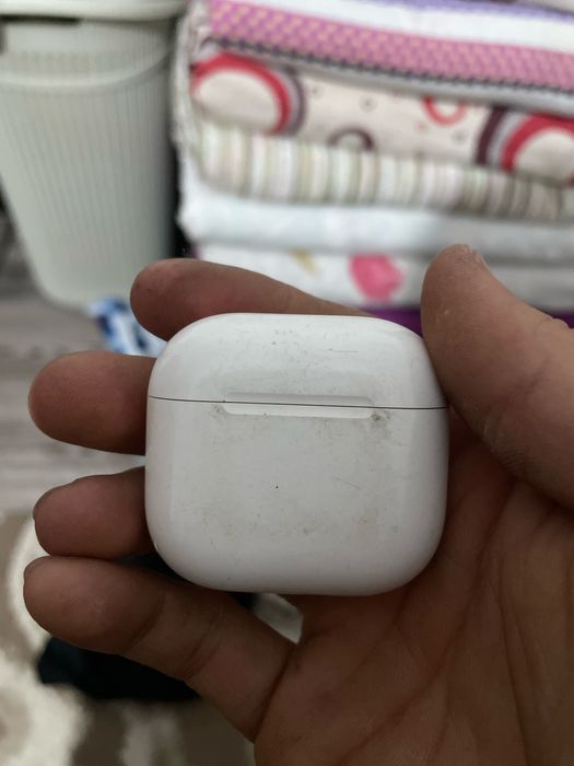 AirPods 4 наушники