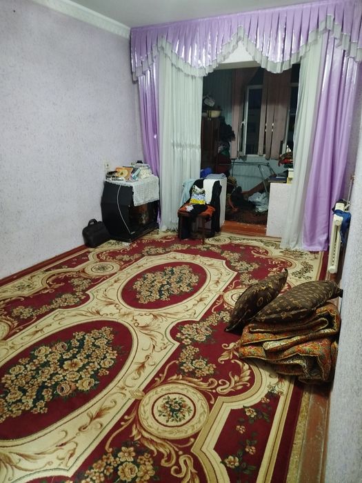 Dom sotiladi 3 xonali tez va arzon beramiz