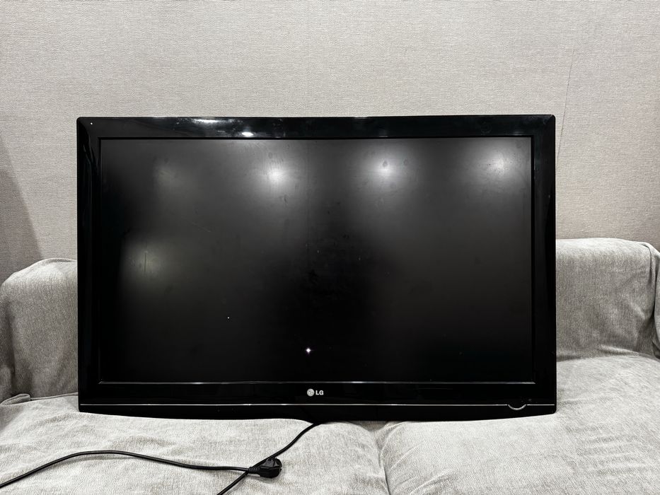 Продам телевизор LG