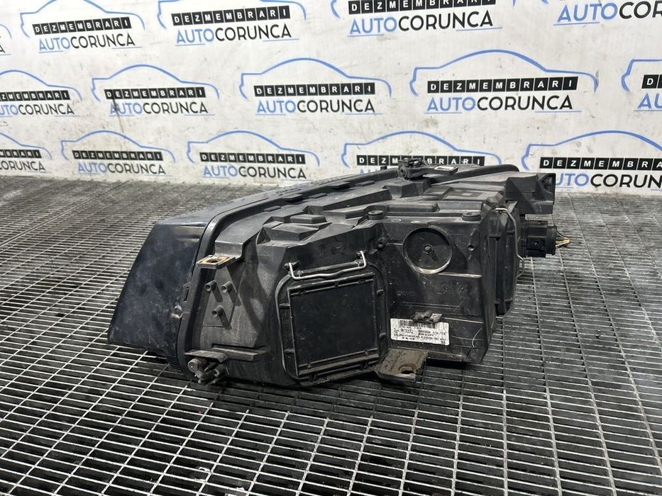 Far Dreapta AUDI Q5 2008 - 2015 SUV 4 Usi (1222) Fara xenon
