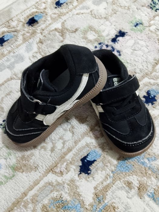 Кроссовки детские рр 20