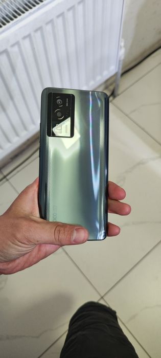 Poco F5 pro.   16+8/512gb
