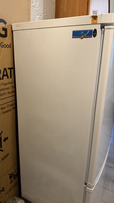 Продам холодильник Indesit