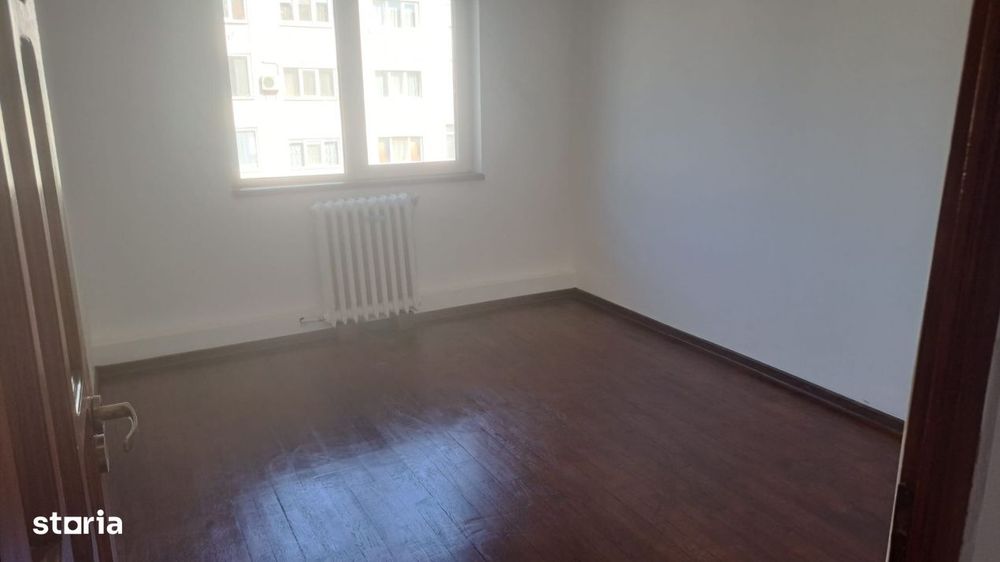 Apartament 3 camere, 70 mp, zona Garii