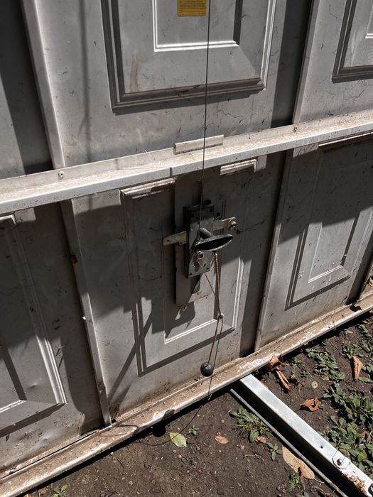 Poarta pentru garaj automatizata