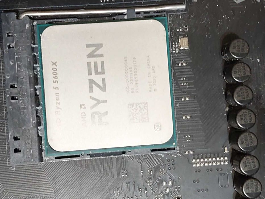 AMD Ryzen 5 5600X + Asus Rog StriX B550-F Gaming