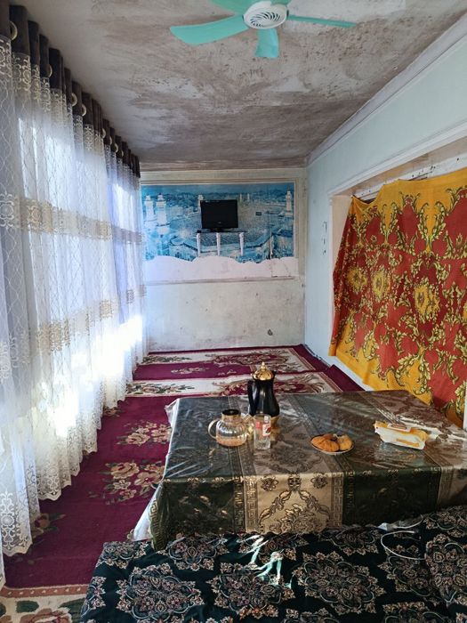 Denovda 1 xonali uy sotiladi