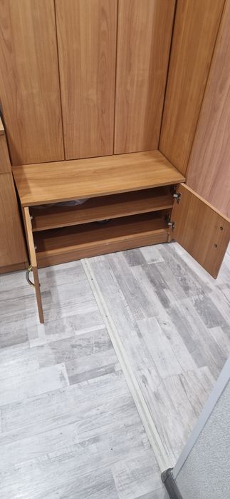 Продам прихожую.