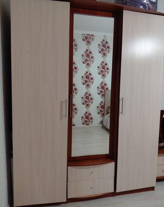 Шифонер тумбасымен  сатамын