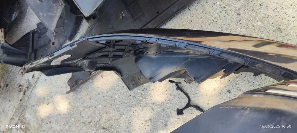 Bara fata cu grilă Volkswagen Vw Passat B7