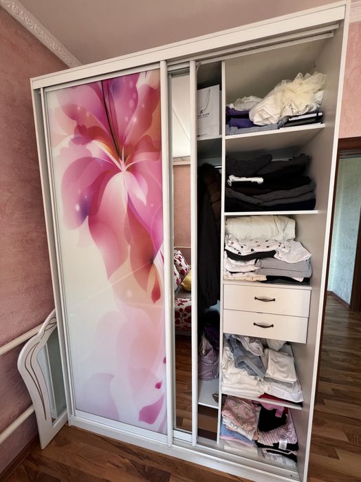 Продается шкаф для девчащий комнаты!