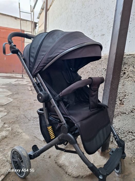 Коляска продам коляска