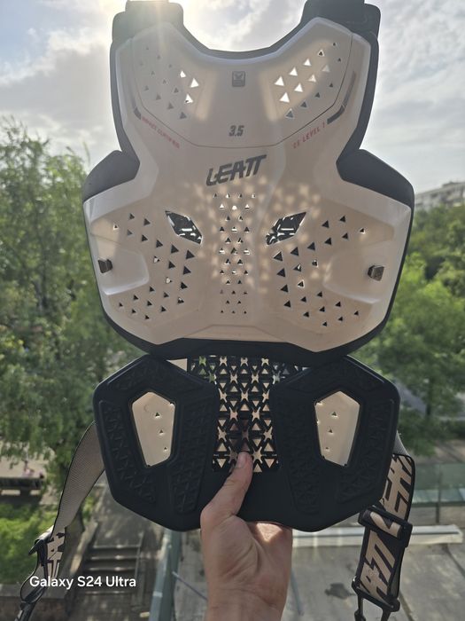 Продам Leatt Chest Protector 3.5 white
