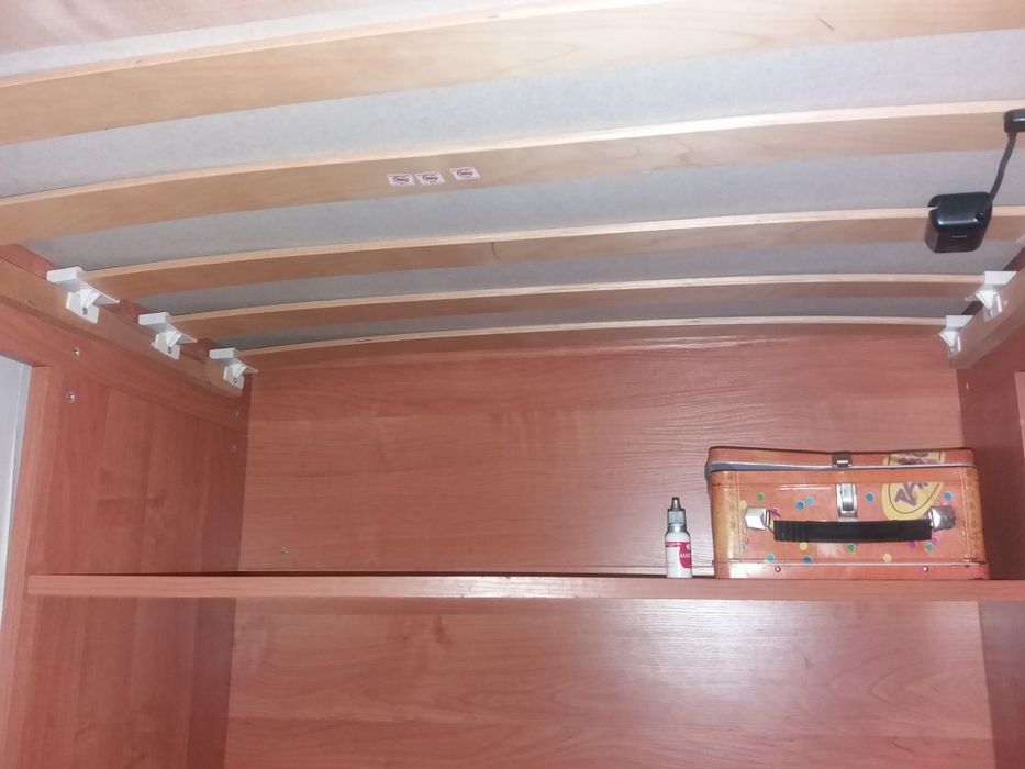 Двухярусная кровать