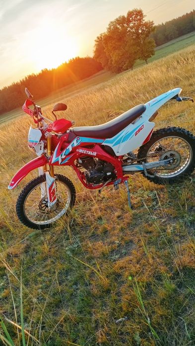 Мотоцикл эндуро 250