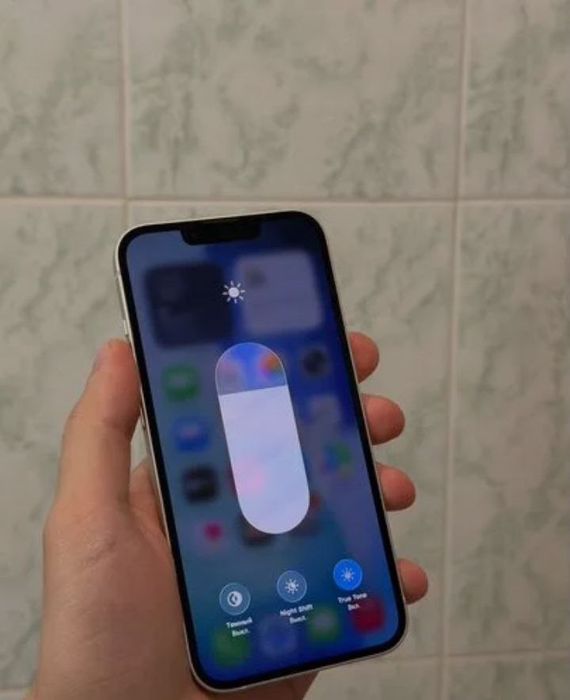 Продам iPhone 13