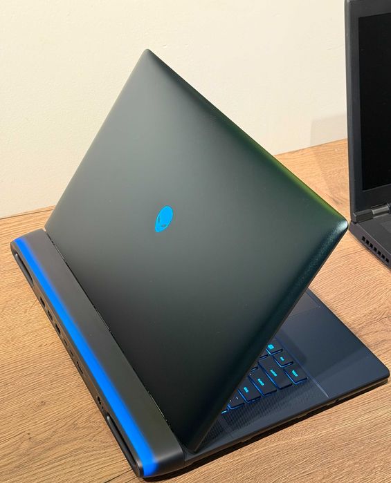 LAlienware 16 Area-51 Ultra 9 275HX 64GB Ram NVIDIA RTX 5090 24GB 2TB