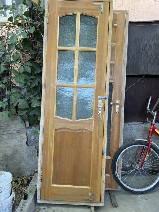 Продам двери межкомнатные.