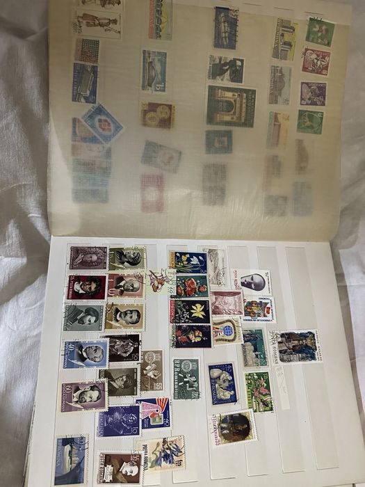 Придаются почтовые марки