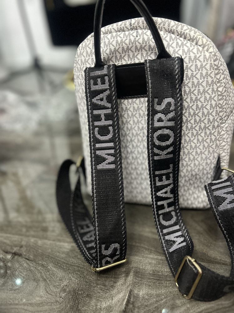 OFERTA 118 lei Rucsac Ghiozdan Michael Kors Bacau OLX.ro
