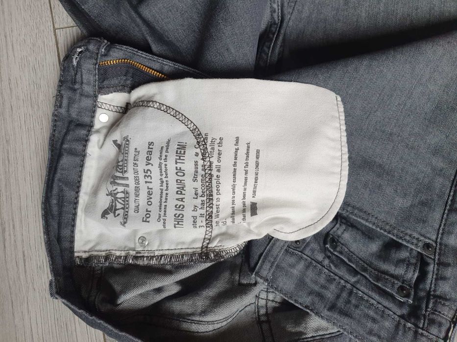 Blugi LEVI'S 511 Slim - Marime W31 L32 (Talie 81 cm)