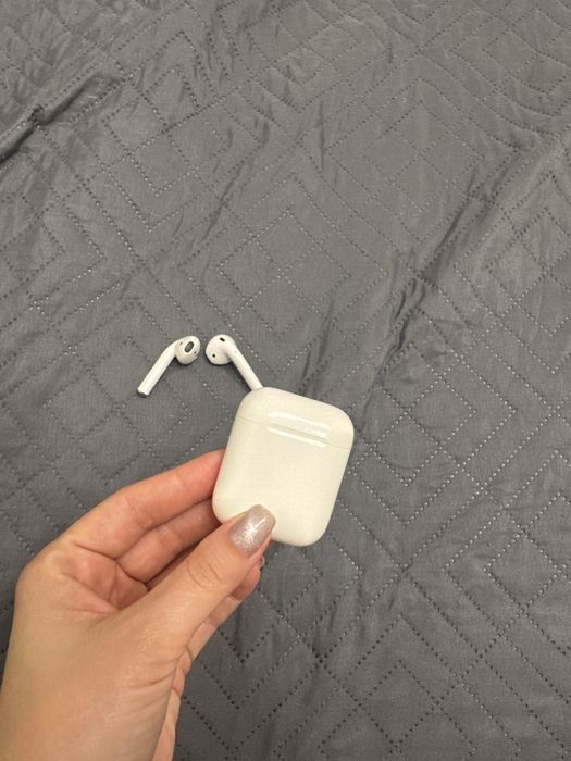 Продам кейс Airpods 2