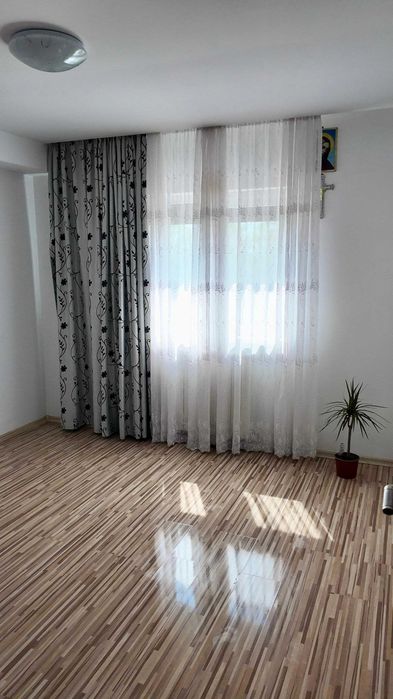 Vand apartament 4 camere-Costieni-direct proprietar