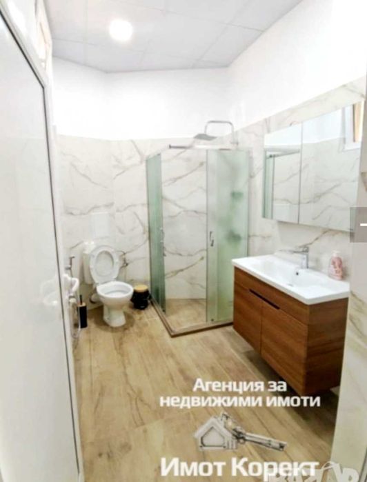 Имот Корект дава под наем Офис, Идеален център