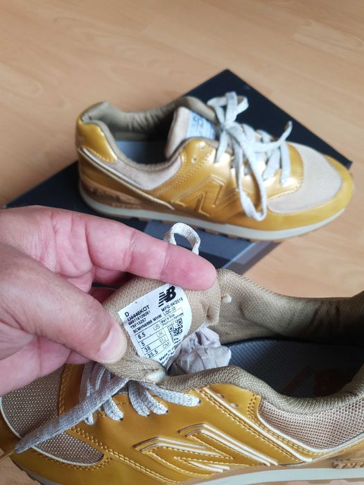 Adidasi de dama marca New Balance Model 574 Gold marime 38 Noi