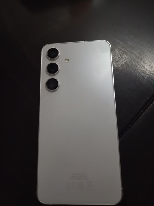 ПРОДАВАМ Samsung S 24