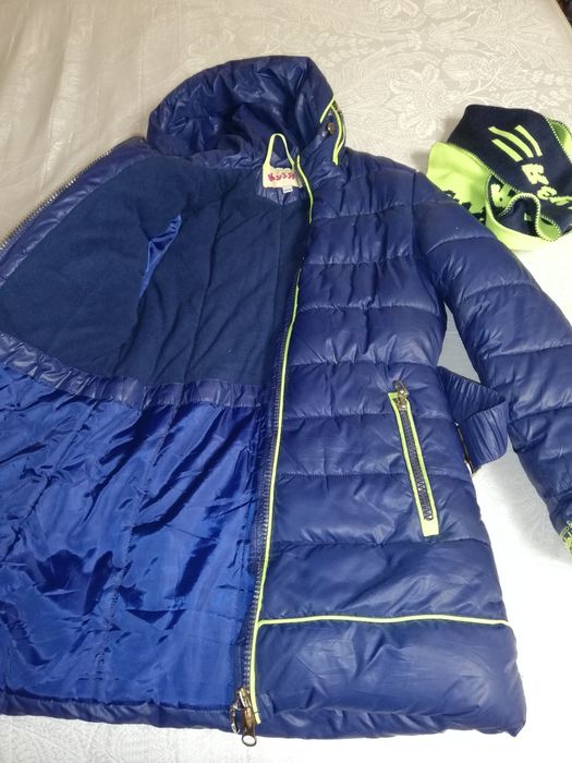 Продам куртки на девочку