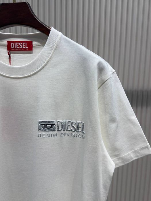 Oferta!! Tricou luxury și model foarte rar.Toate mărimile disponibile