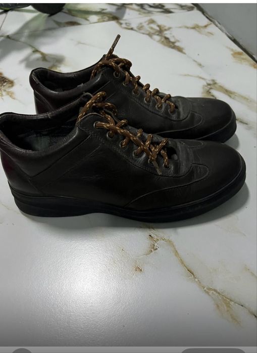 Продам мужскую обувь.