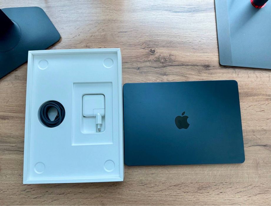 Продаю MacBookAir M3 в идеальном состоянии