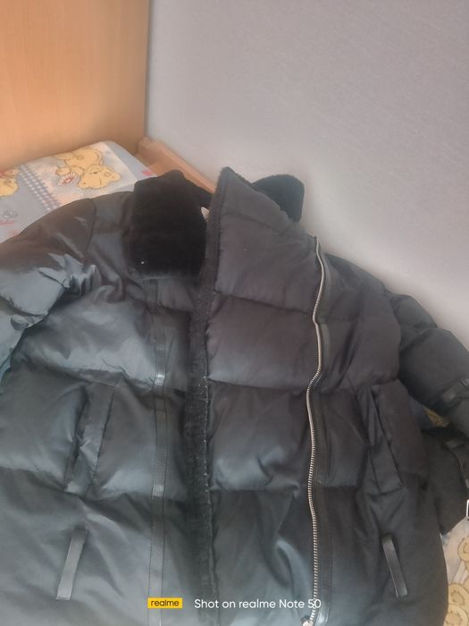 Продам женские куртки