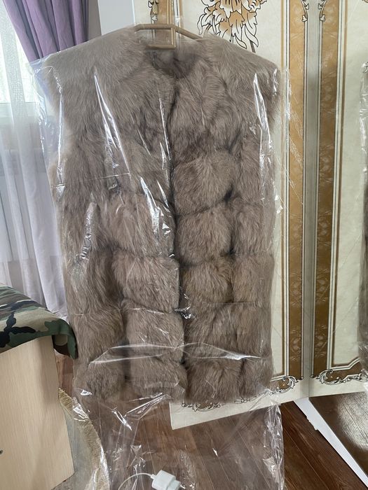 Продам меховую безрукавку