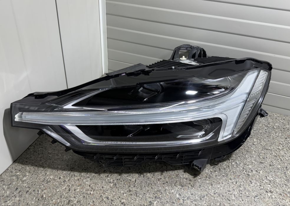 Far Volvo XC60 Full led