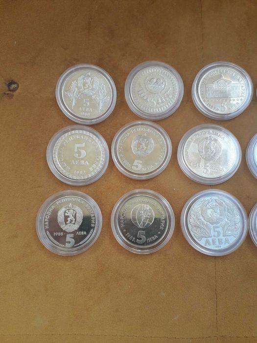 пълният лот от 15 броя никелови петолевки от периода 1980-1989г.