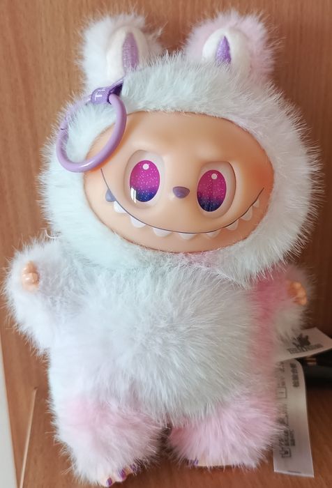 Продается Лабубу брелок