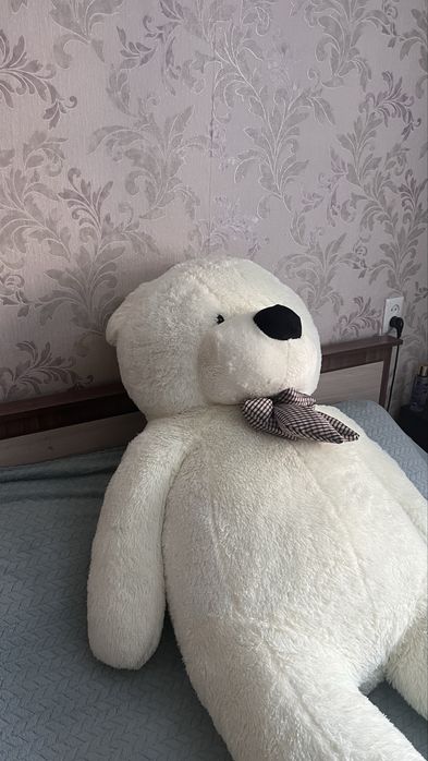 Продам плюшевого медведя