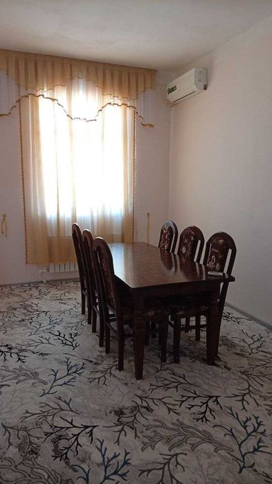 Kogon shahar mazkazida joylashgan 3 xonalik uy ijaraga beriladi