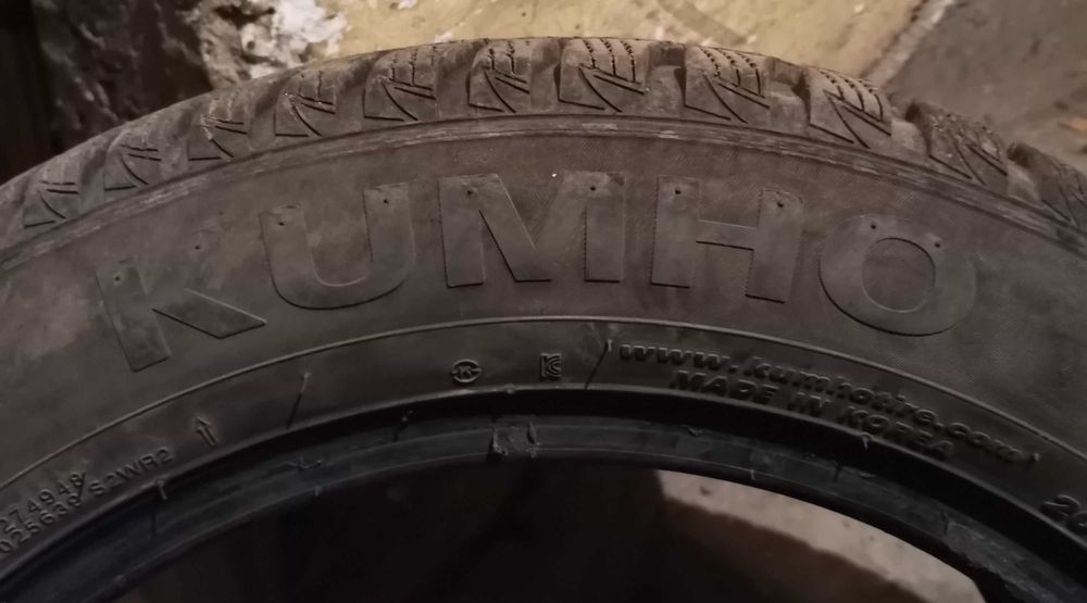 Продавам 1 брой зимна гума 205.55.16 дот 2020 KUMHO