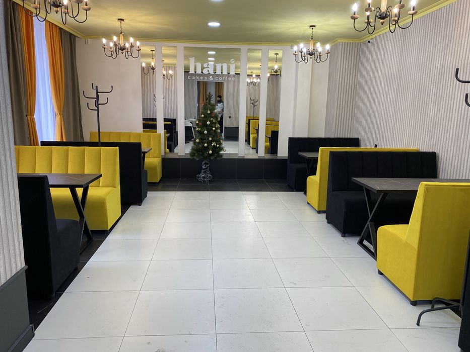 Диваны и столы для кафе