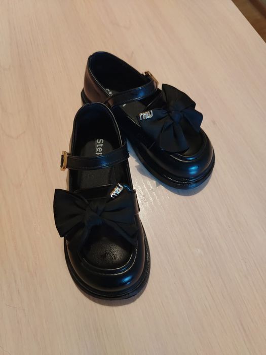 Продам детскую обувь