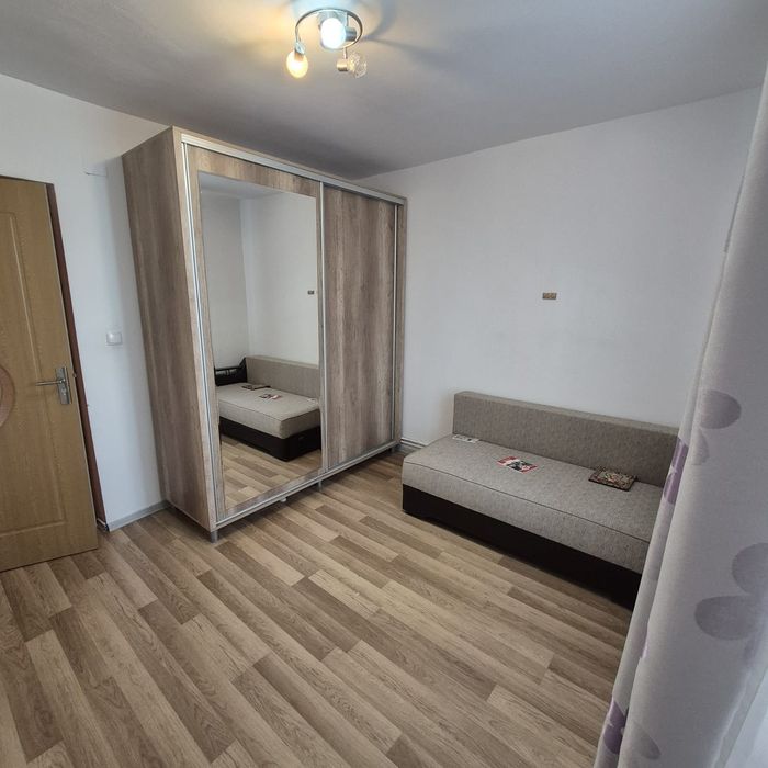 Vând apartament cu 3 camere