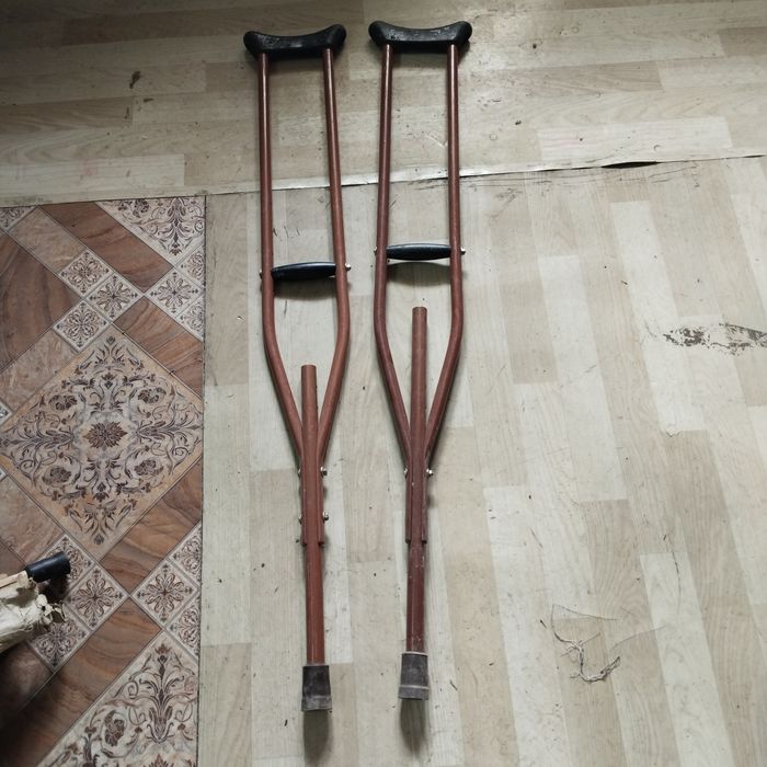 Костыли, новые СССР.