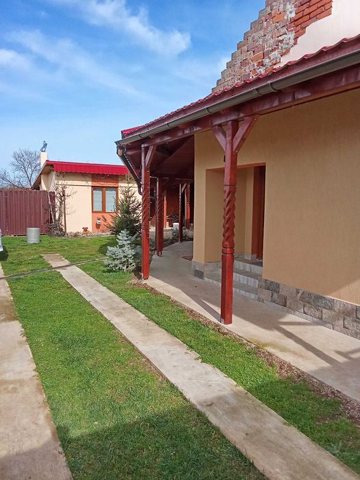 Casă de vânzare, renovată complet, mobilată și utilata