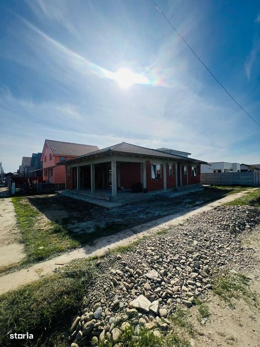 Casa cu predare la cheie in Santandrei langa blocurile ANL